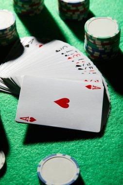 sgo777 Texas Hold'em Bonus live dealer table with community cards and betting zones